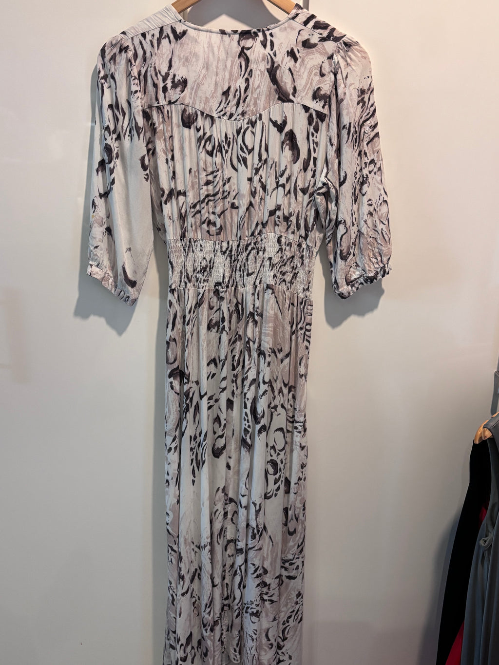 Jaase Abstract Floral Smocked-Waist Maxi Dress, L