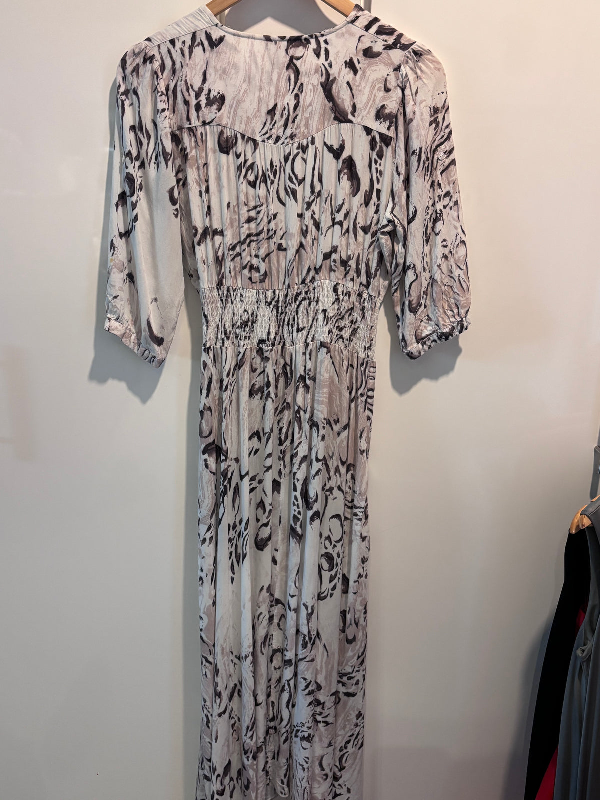 Jaase Abstract Floral Smocked-Waist Maxi Dress, L
