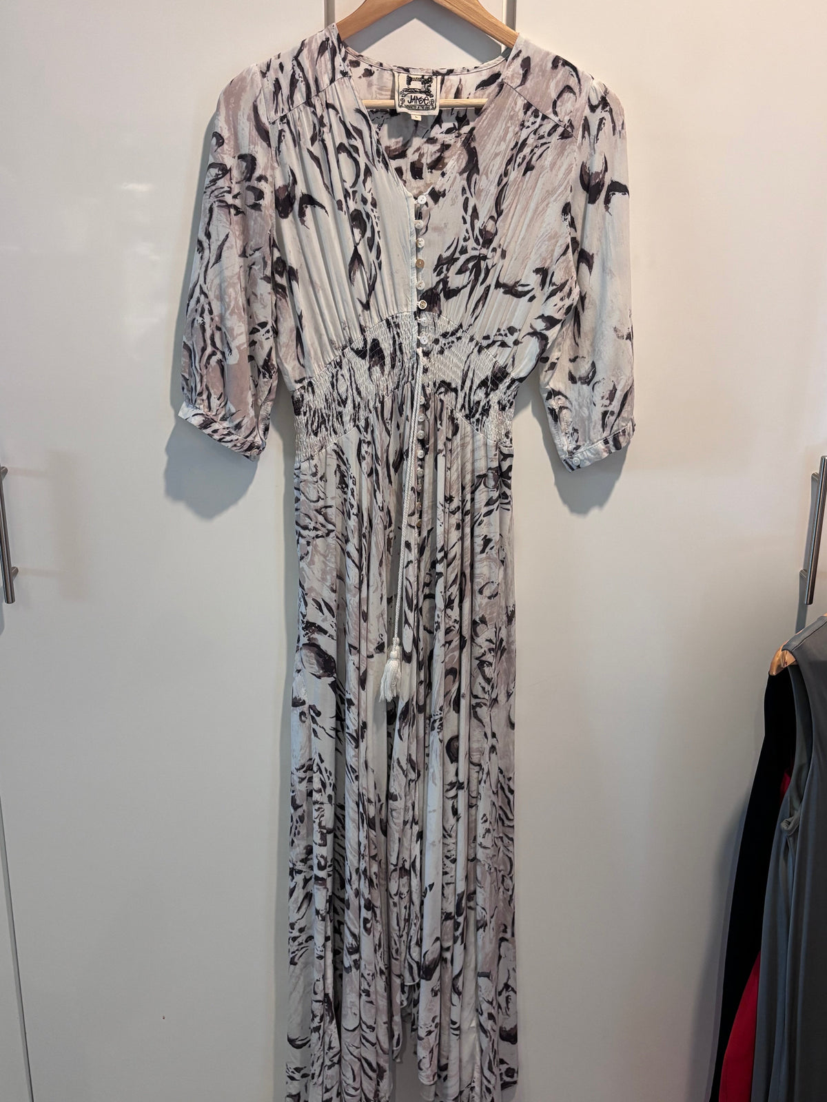 Jaase Abstract Floral Smocked-Waist Maxi Dress, L